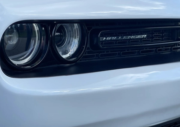 Dodge Challenger cena 110000 przebieg: 63200, rok produkcji 2018 z Rzeszów małe 154